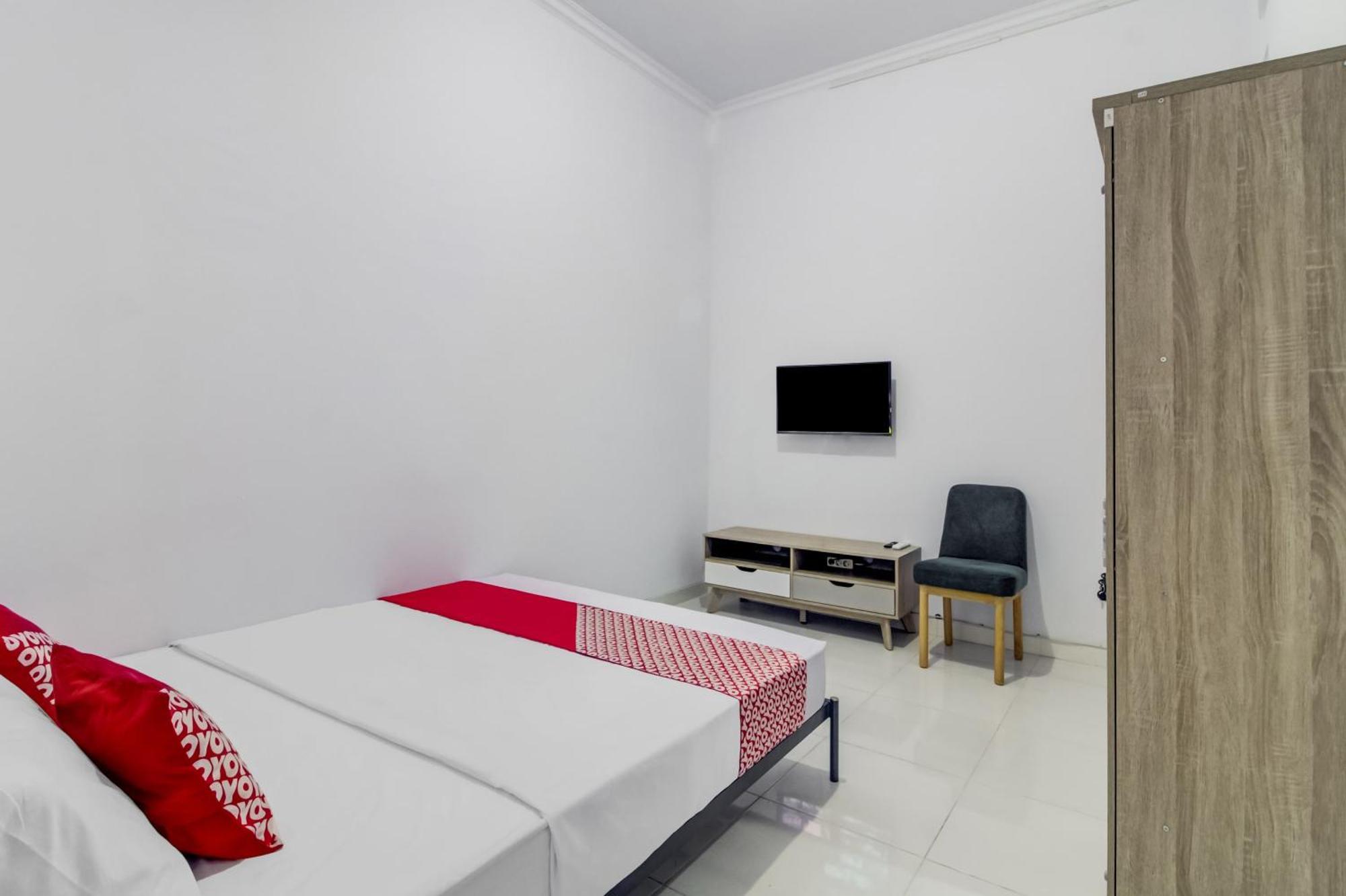 Oyo 91243 Bina Syariah Guest House تْشيريبون المظهر الخارجي الصورة
