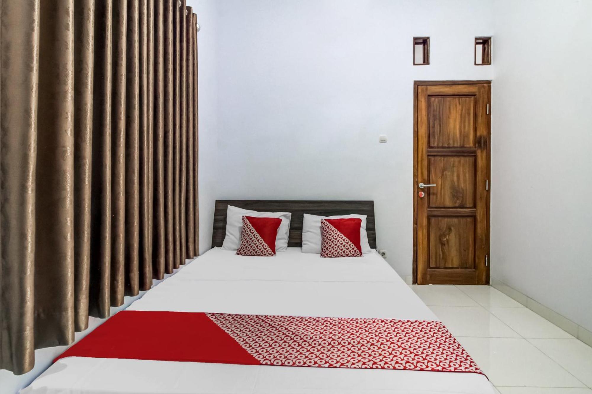 Oyo 91243 Bina Syariah Guest House تْشيريبون المظهر الخارجي الصورة