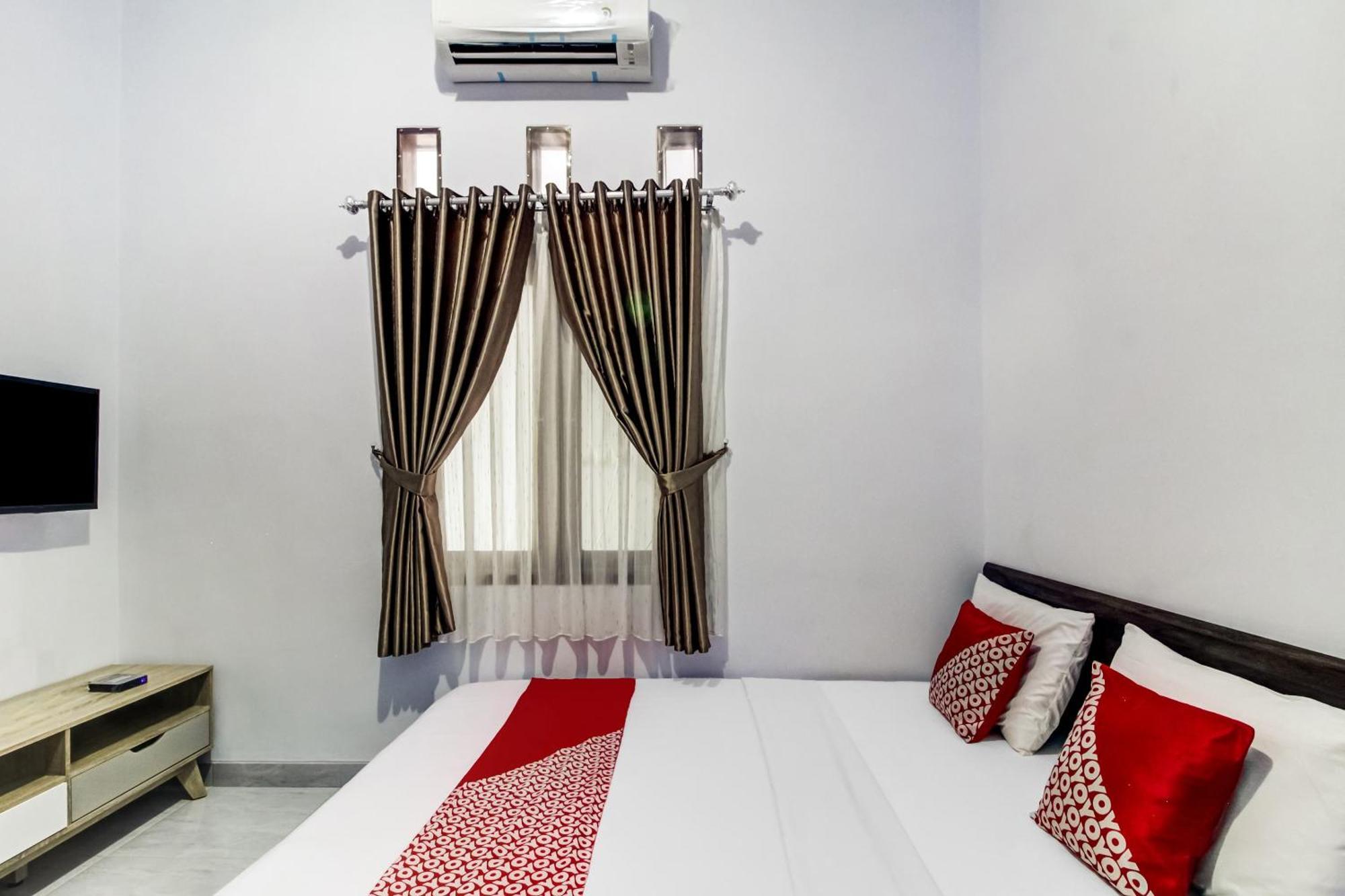 Oyo 91243 Bina Syariah Guest House تْشيريبون المظهر الخارجي الصورة